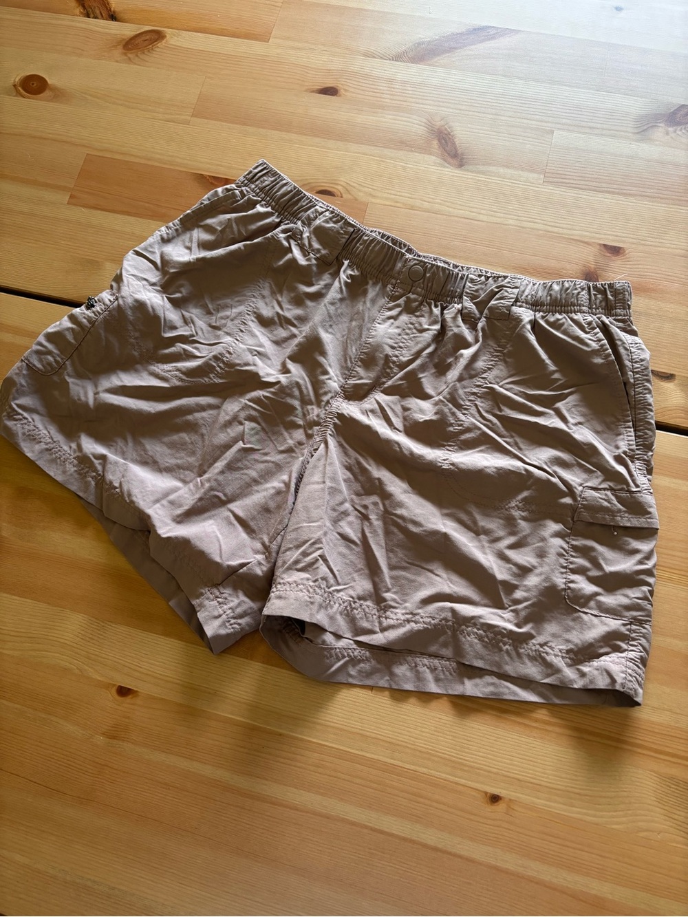 Columbia Women’s Elastic-Waist Shorts in Mauve